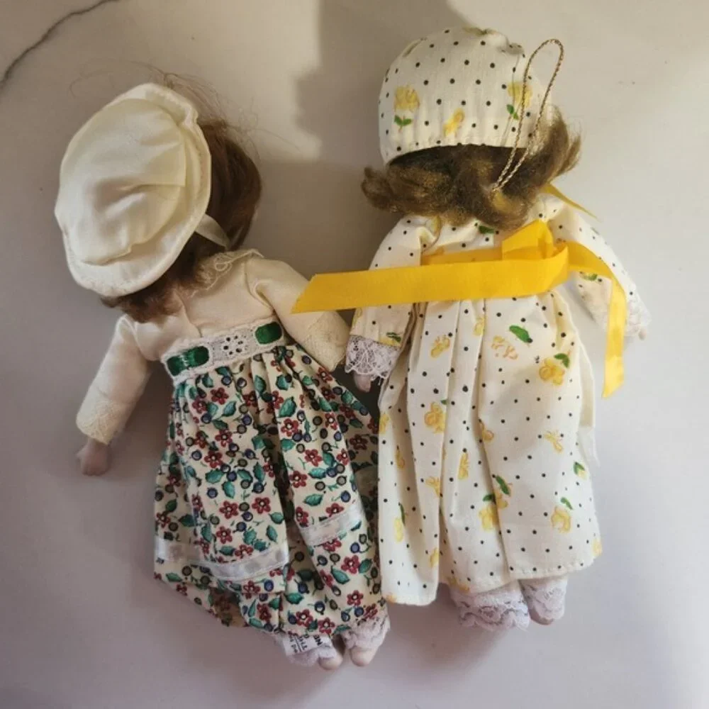 Vintage‎ Mini Porcelain Dolls Set of 2 Country Bonnets  Skirts World of Gorham